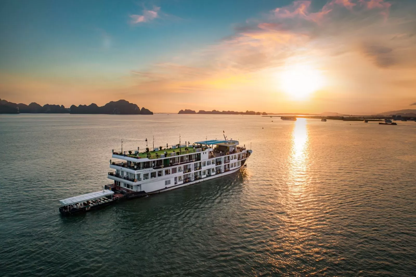 AQUAMARINE  CRUISE (2 DAYS – 1 NIGHT)
